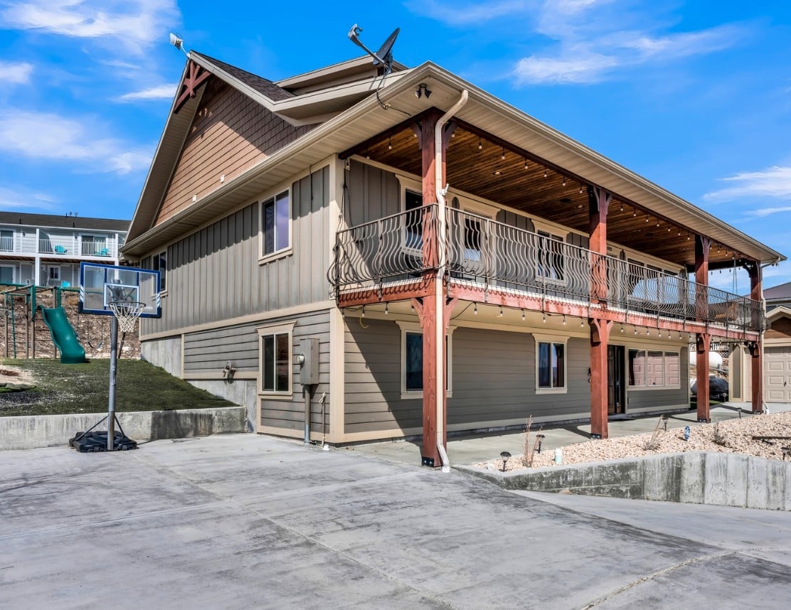 Say Hello to Blackberry Lodge